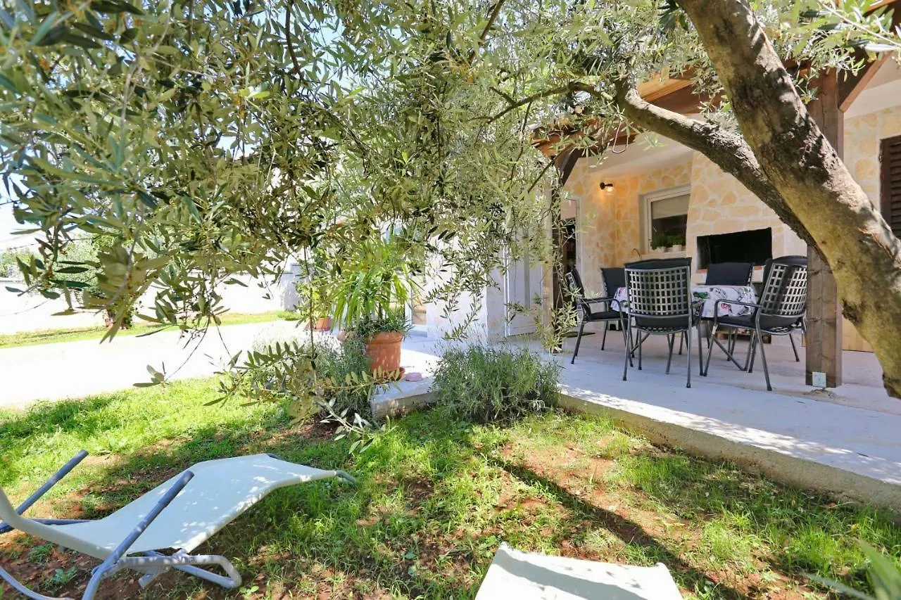 Villa Luna Zadar 0*,